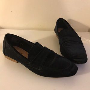 Black velvet-like loafers. Size 8.